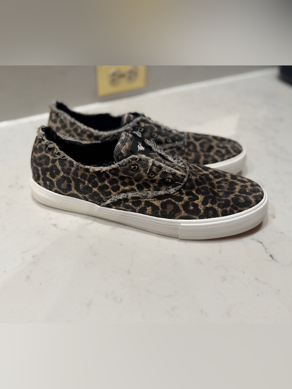 Rocket Dog Women’s Size 10 Cheery Leopard Print Distressed Slip On Sneakers